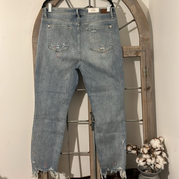 Judy Blue Paint Specked Distressed Boyfriend Fit Jeans - Picture 7 of 10